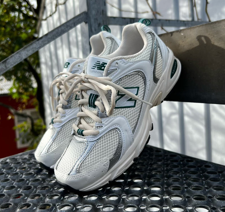 New Balance 530 Sea Salt with White and Marsh Green MR530SX  Hemen Kargoda