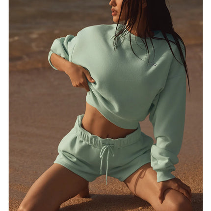 alo Women's Cropped Accolade Crewneck Spearmint