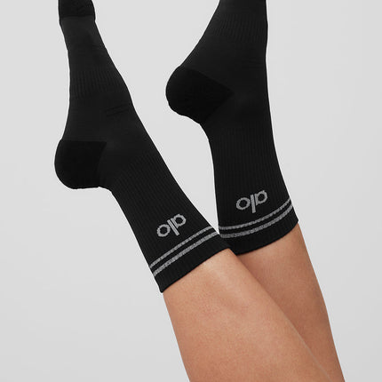 alo Women's Unisex Half-Crew Performance Sock - Black