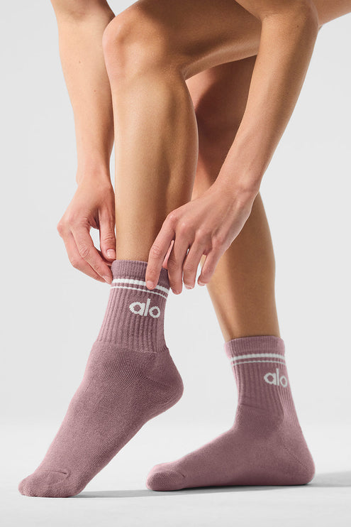 alo Men's Unisex Half-Crew Throwback Sock - Smoky Quartz/White