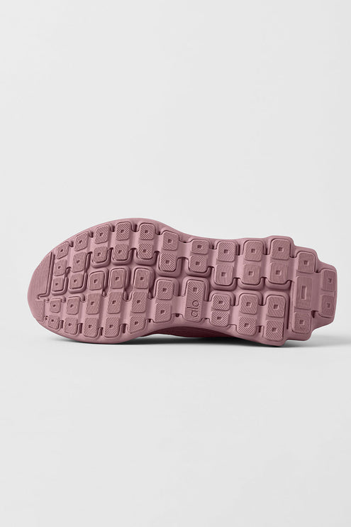 alo Shoes Alo Runner - Smoky Quartz