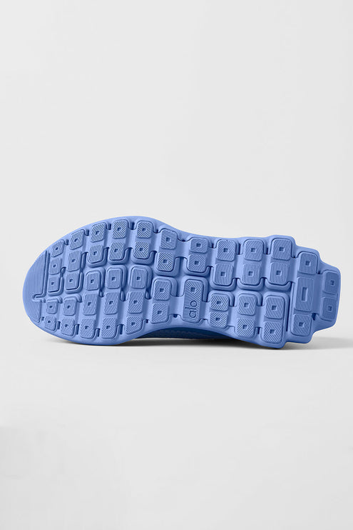 alo Shoes Alo Runner - Crystal Clear Blue