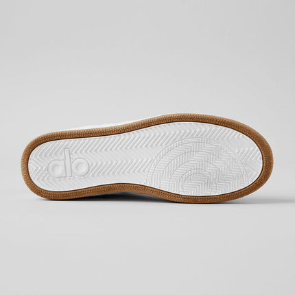 alo Shoes Alo Recovery Mode Sneaker - Gravel/White