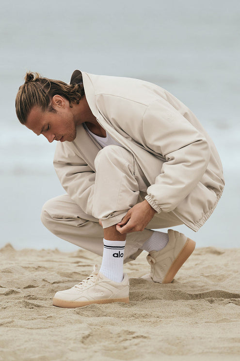 alo Shoes Alo Recovery Mode Sneaker - Clay