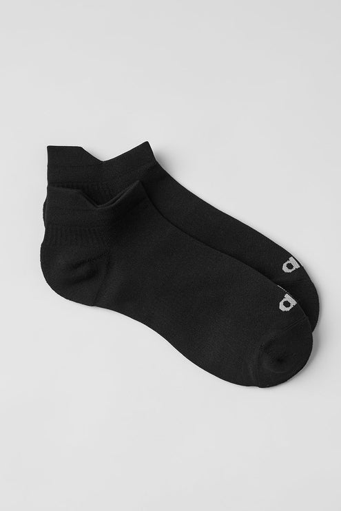 alo Men's Unisex Performance Tab Sock - Black/Titanium