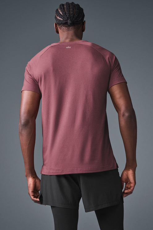 alo Men's Triumph Raglan Tee - Burgundy Truffle