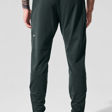 alo Men's Conquer React Performance Pant - Charcoal Green