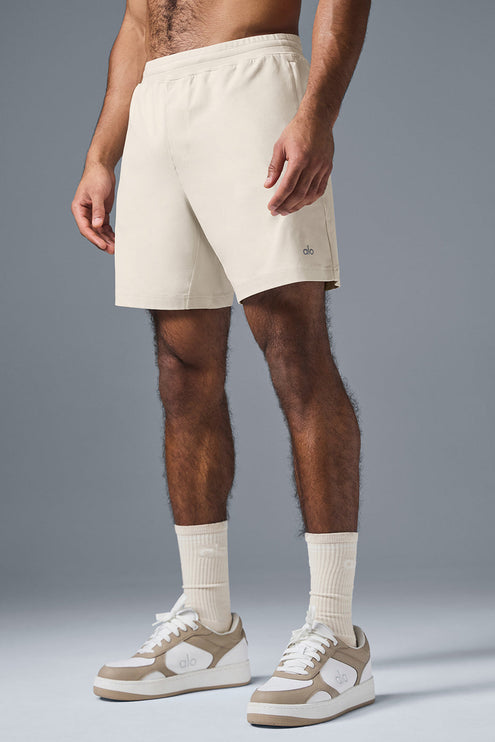 alo Men's 7" Conquer React Performance Short - Bone