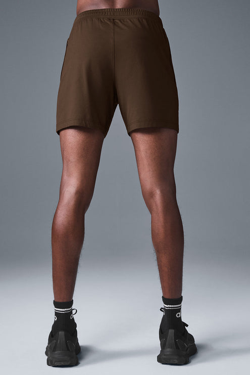 alo Men's 7" Conquer React Performance Short - Espresso
