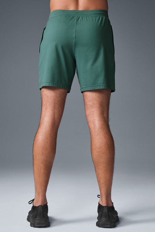 alo Men's 7" Conquer React Performance Short - Winter Ivy