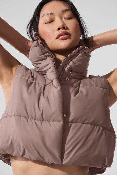 alo Women's Extreme Cropped Gold Rush Puffer Vest - Mushroom