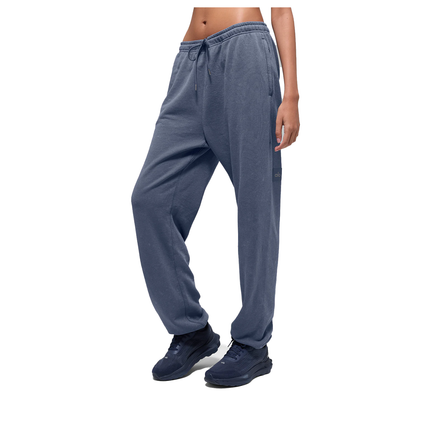 alo Women's Chill Vintage Wash Sweatpant Bluestone Wash