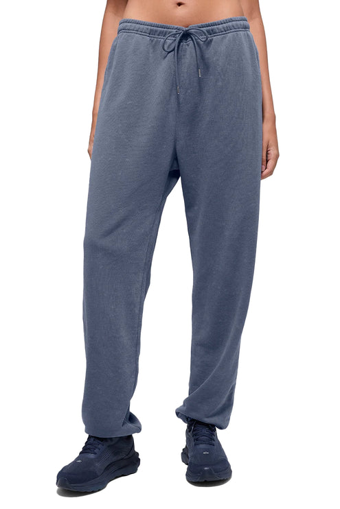 alo Women's Chill Vintage Wash Sweatpant Bluestone Wash