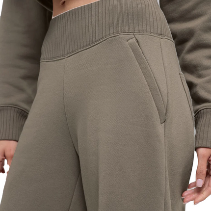 alo Women's Serenity Wide Leg Sweatpant - Light Cocoa