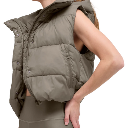 alo Women's Gold Rush Puffer Vest Light Cocoa