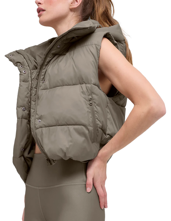 alo Women's Gold Rush Puffer Vest Light Cocoa