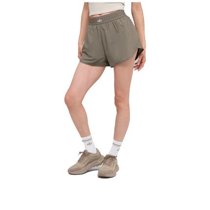 alo Women's Match Point Short Light Cocoa
