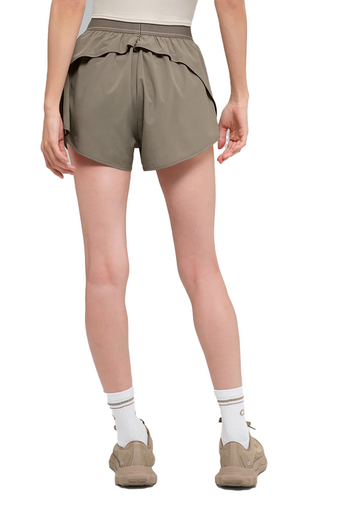 alo Women's Match Point Short Light Cocoa