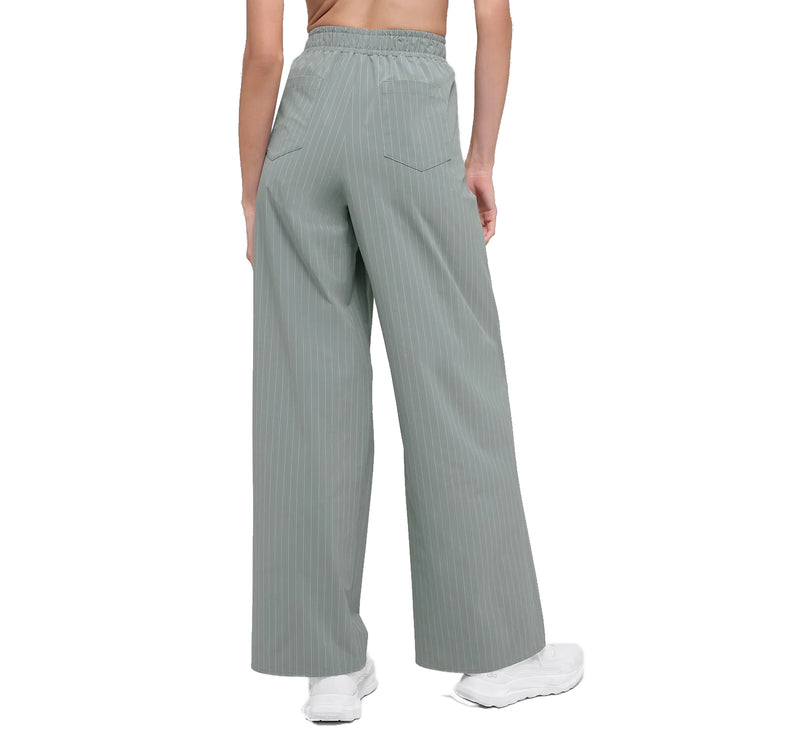 alo Women's Pinstripe Daylight Boxer Pant (Regular) Lunar Grey/White